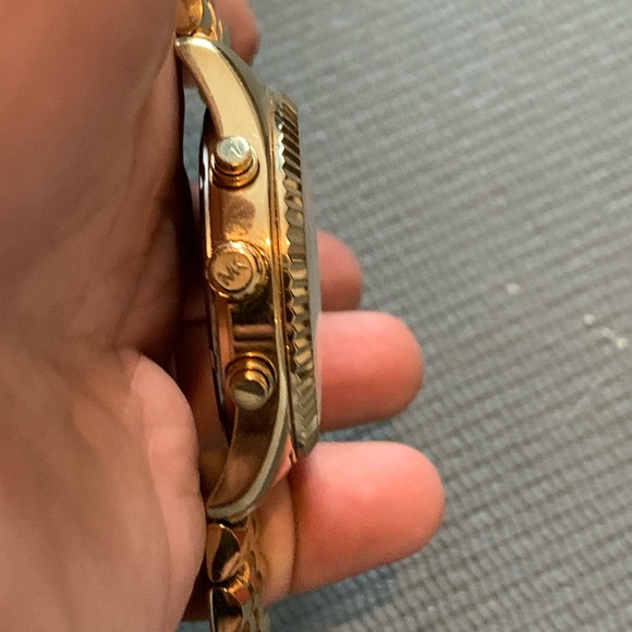 Michael Kors Lexington gold tone unisex watch - Picture 3 of 8